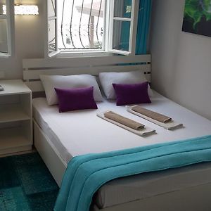 Standard Zimmer mit Kingsize-Bett